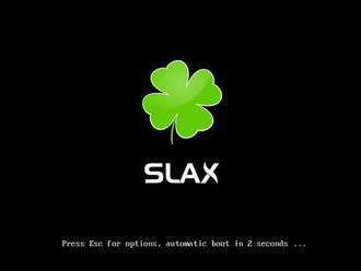 Prohlédněte si nový Slax postavený na Debianu a Fluxboxu