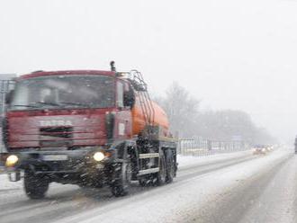 ONLINE: Slovensko trápi sneženie, polícia vyzýva na mimoriadnu opatrnosť