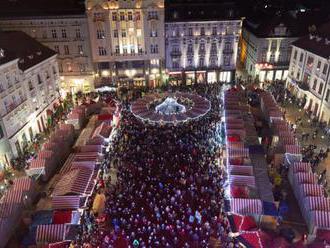 Vianočné trhy na Hlavnom námestí v Bratislave otvoria 24. novembra