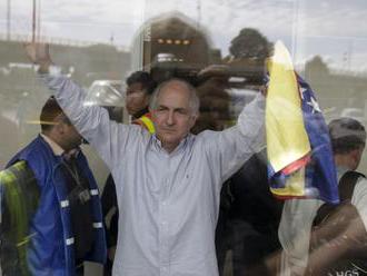 Bývalý starosta Caracasu bude bojovať proti Madurovej vláde z exilu, ušiel z domáceho väzenia