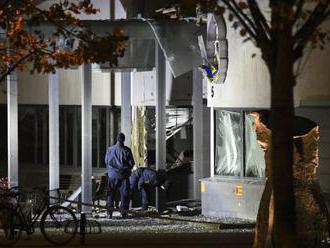 Pred policajnou stanicou vo Švédsku vybuchlo policajné vozidlo