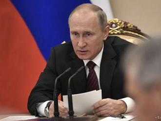 Rusko zaplavili falošné vyhrážky bombou, Putin sprísnil tresty