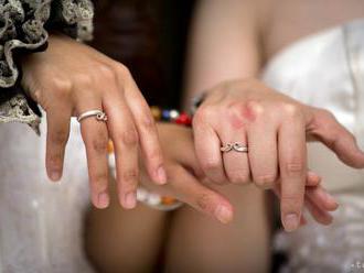 V Austrálii zosobášili prvé dva lesbické páry