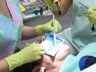 Zubaři nebudou mít nonstop, ušetří miliony korun