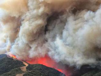 Mimoriadne ničivá sezóna pokračuje. Kaliforniu sužuje ďalší požiar, zničil už vyše 700 domov