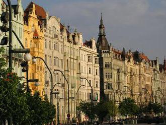 Obyvatelé Prahy dluží o milion více, než lidé ve zbytku republiky