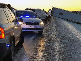 Havária autobusu na Islande si vyžiadala život čínskeho turistu, ďalší utrpeli zranenia