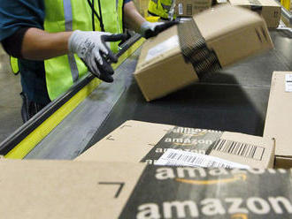 Trump vyzval americkú poštu, aby Amazonu zdražila balíky