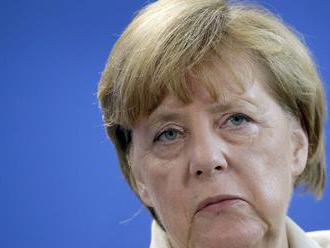Merkelová zostáva, len slabšia