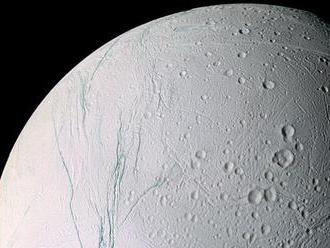 Enceladus spĺňa podmienky pre vznik života