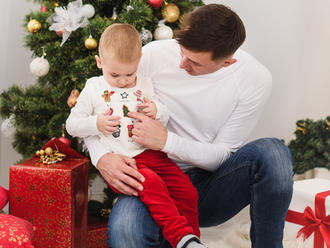 Sklamanie a hnev: Drsná rana pre otecka tesne pred Vianocami, neuveríte, kedy darček objednal