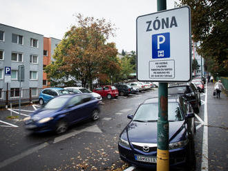 O parkovacej politike v Bratislave sa má rozhodovať opäť začiatkom roka 2018