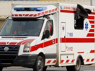Matka dvoch detí zahynula pri čelnej zrážke s minibusom, záchranárom sa nepodarilo oživiť ju