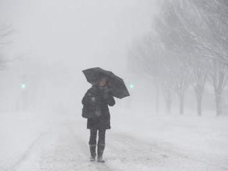 Slovenska čaká na niektorých častiach výdatné sneženie, meteorológovia varujú aj pred silným vetrom