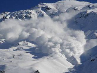 Horolezcov na Ďumbieri strhla lavína, jeden si poranil nohu a nedokázal pokračovať do bezpečia