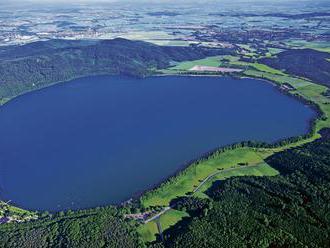 Sopka pod známym jazerom v Nemecku: Vedci bijú na poplach