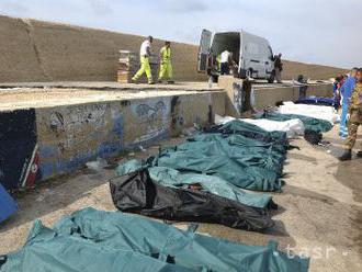 Strašný nález v Líbyi: Z kontajnera vytiahli 13 mŕtvych migrantov