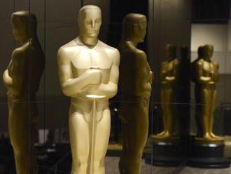Tajemství vítězů Oscarů střeží dva lidi na světě. Během vyhlašování nechodí ani na toaletu