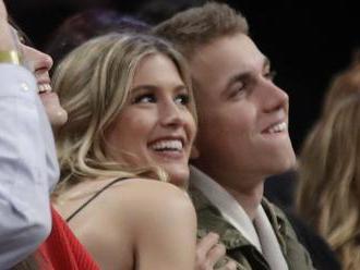 Bouchard to have second date with Twitter bet winner
