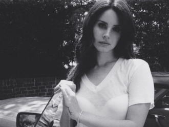 Lana Del Rey je späť. Pozrite si videoklip k jej novej skladbe Love