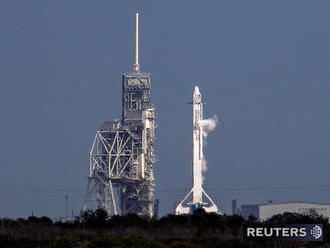 Spoločnosť SpaceX odložila štart rakety Falcon 9