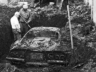 Neuveriteľné: Ferrari ležalo v hrobe tri roky! Dodnes je záhadou
