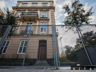 Bratislava nepredĺžila nájom pozemkov ambasáde USA. Zmizne plot okolo nej?
