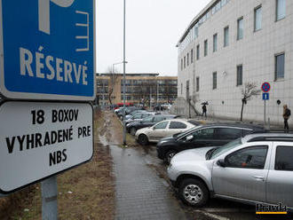 NBS zabrala desiatky parkovacích miest obyvateľov