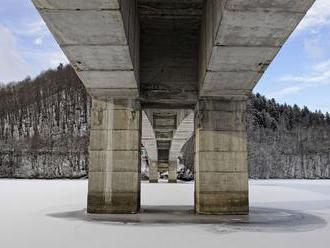 Fico prisľúbil finančnú pomoc vlády na rekonštrukciu mosta Ružín