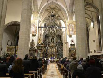 Prešovská katedrála čelí výtržníkom, zaviedla poriadkovú strážnu službu