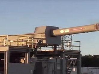 Bae Systems ukázal nové testy railgunu. Získají ho námořní a pozemní síly