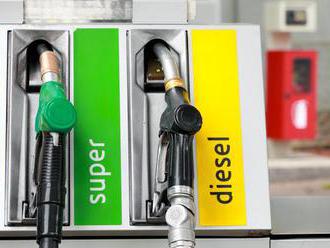 Ceny nafty, i benzínu klesají! Kde natankujete nejlevněji?