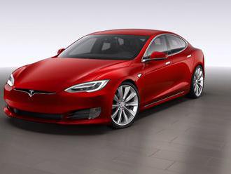Automobilka Tesla ruší produkci svého Model S 60 a 60 D a půjčuje si u investorů! Má snad málo peněz