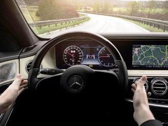 Mercedes S: Modernizované 'esko' vám vezme nohu z plynu aj brzdy