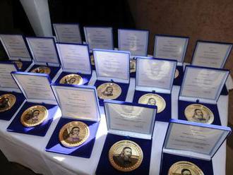 Minister školstva ocenil desiatky dobrých učiteľov medailami