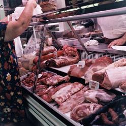 Ďalšie odhalenie pri kontrole mäsa: Bravčové rebro z Poľska s rakovinovou hrozbou