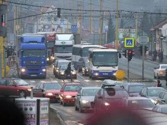 Prešovčania chcú v blokovaní dopravy pokračovať, žiadajú obchvaty
