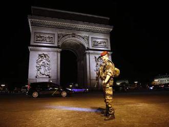 Podozrivý z krvilačnej vraždy policajta v Paríži: Na mužov zákona útočil aj v minulosti!