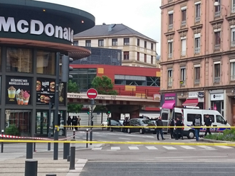 AKTUÁLNE Francúzi si nevydýchnu, vystrašila ich ďalšia hrozba:  Explózia v McDonalde!