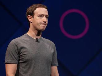 FOTO VNÚTRI Tak to by ste na neho nepovedali: Miliardár Zuckerberg prichytený pri šokujúcej činnosti