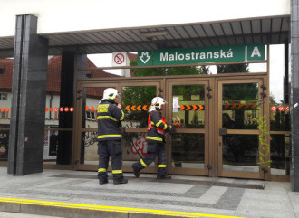 Průsak vody ze záchodů uzavřel stanici metra Malostranská