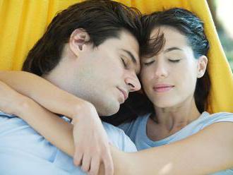 7 spánkových poloh, které prozradí, jak jste na tom s milostným životem