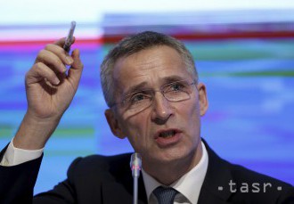 Generálny tajomník NATO vyzval na viac investícií do obrany