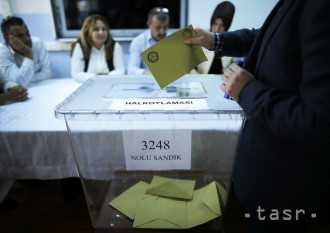 Turecká volebná komisia zverejnila konečné výsledky referenda