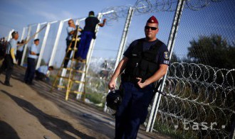 Zo Srbska sa vrátili maďarskí policajti, pomáhali s ochranou hraníc