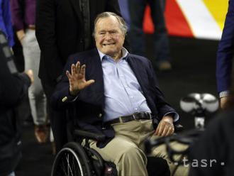 Exprezidenta Busha staršieho po dvoch týždňoch prepustili z nemocnice