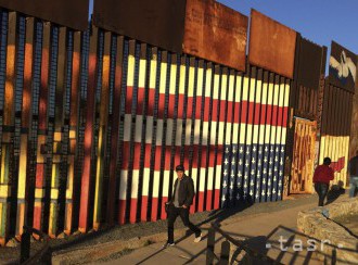 Filmári nakrútili filmy o múre na hranici medzi USA a Mexikom
