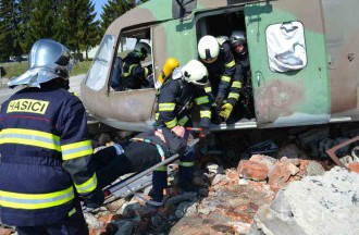 Slovenskí a českí vojenskí hasiči mali výcvik na Lešti