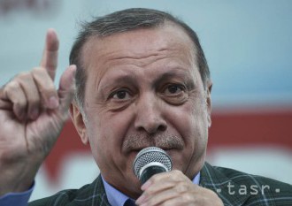 Erdogan hrozí ďalšími údermi proti USA podporovaným sýrskym Kurdom