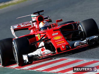V Bahrajne sa radoval Vettel. Hamilton skončil druhý